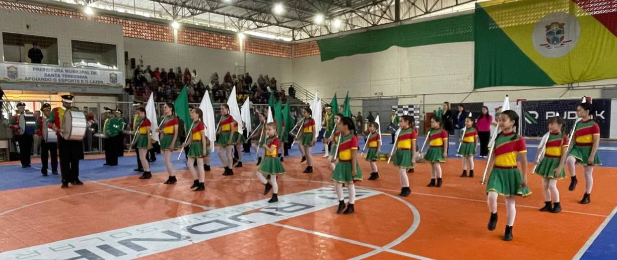 QUANDO QUER, SE FAZ! Santa Terezinha emociona com apresentações cívicas no 7 de Setembro