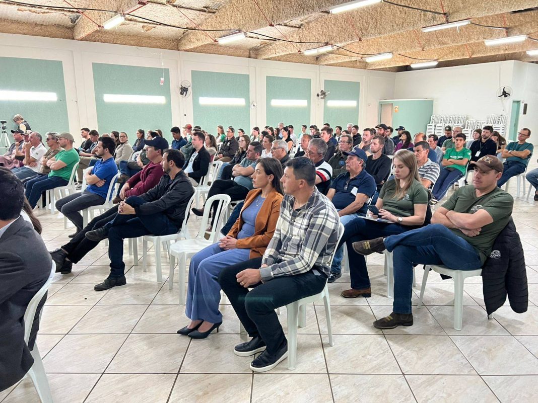 Amplanorte reúne agricultores em Canoinhas para discutir desafios do setor