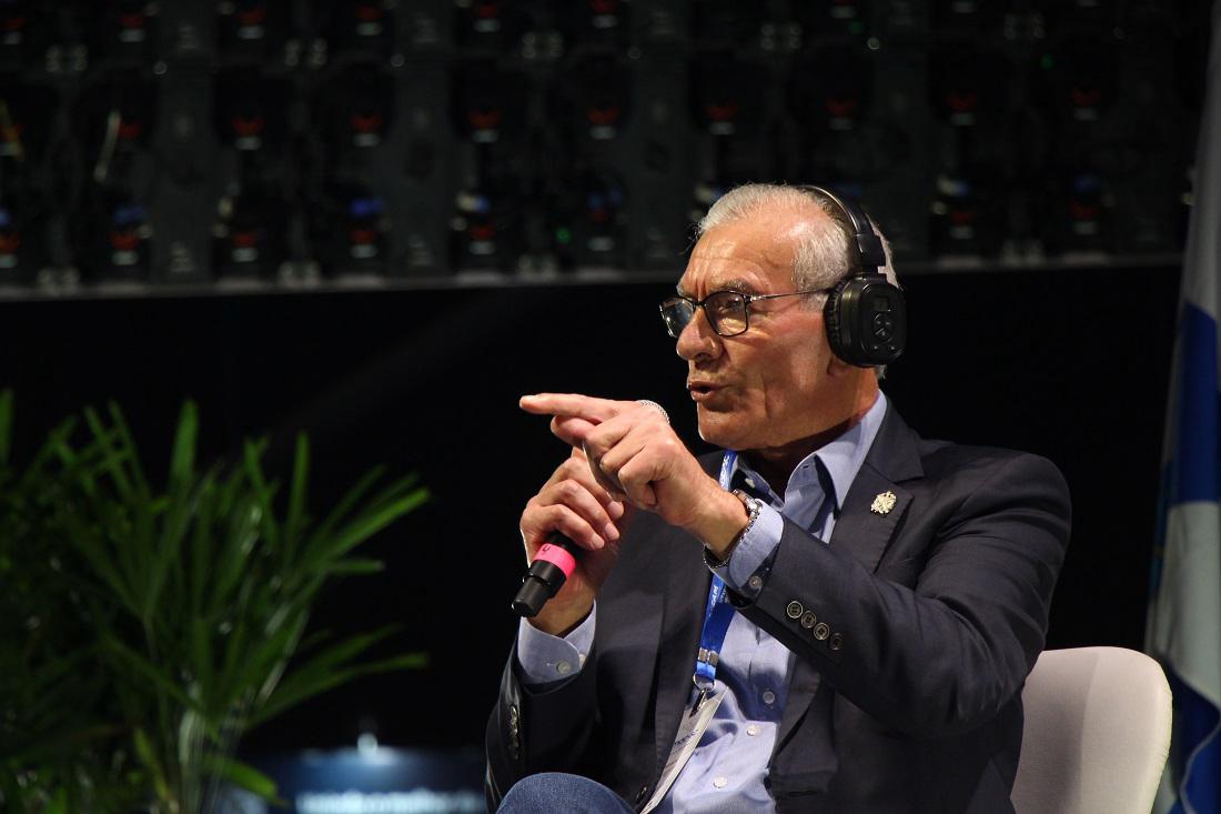 Silvio Dreveck destaca força da economia catarinense durante Congresso da Fecam