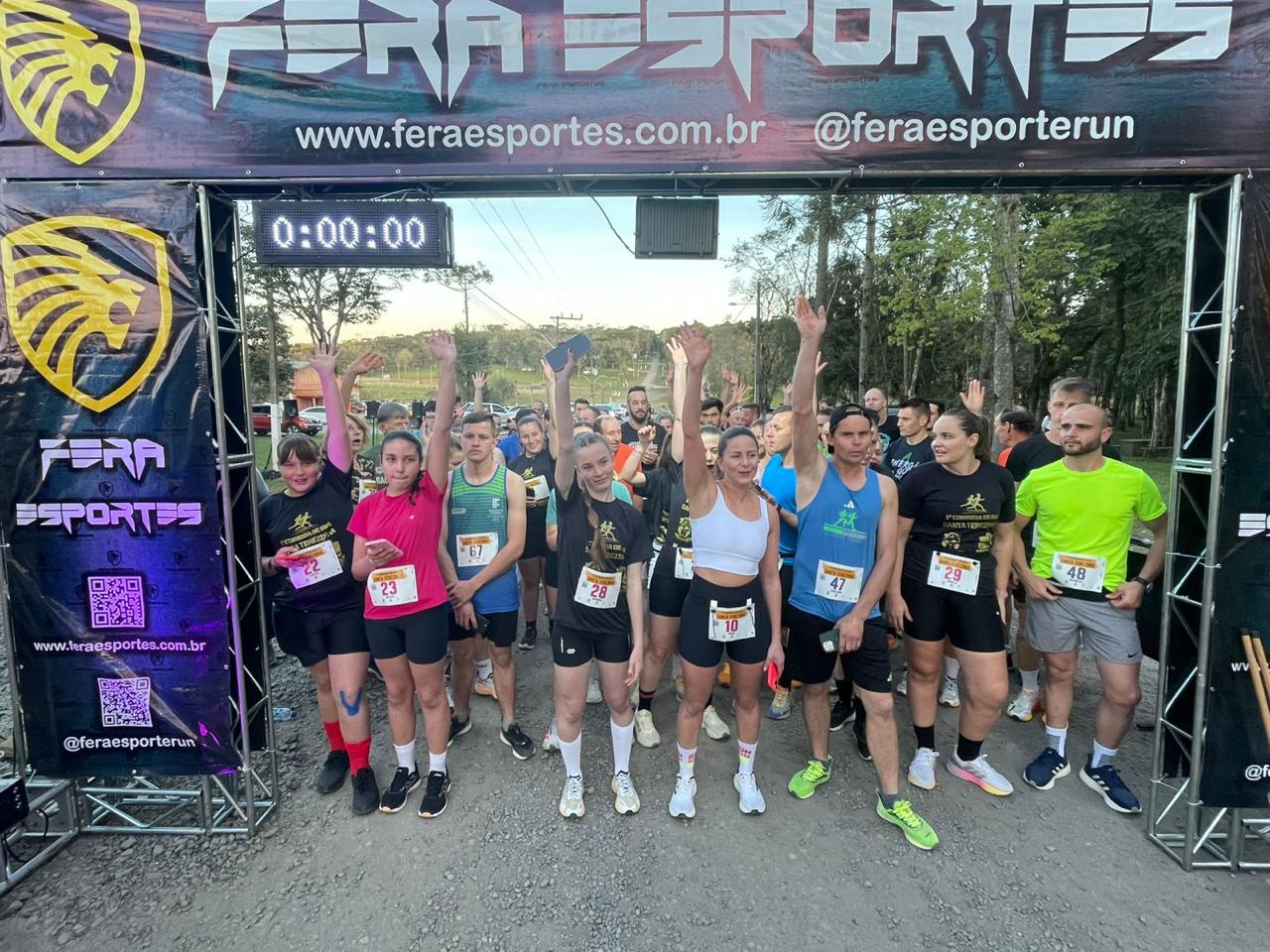 1ª Corrida de Rua reúne centenas de participantes