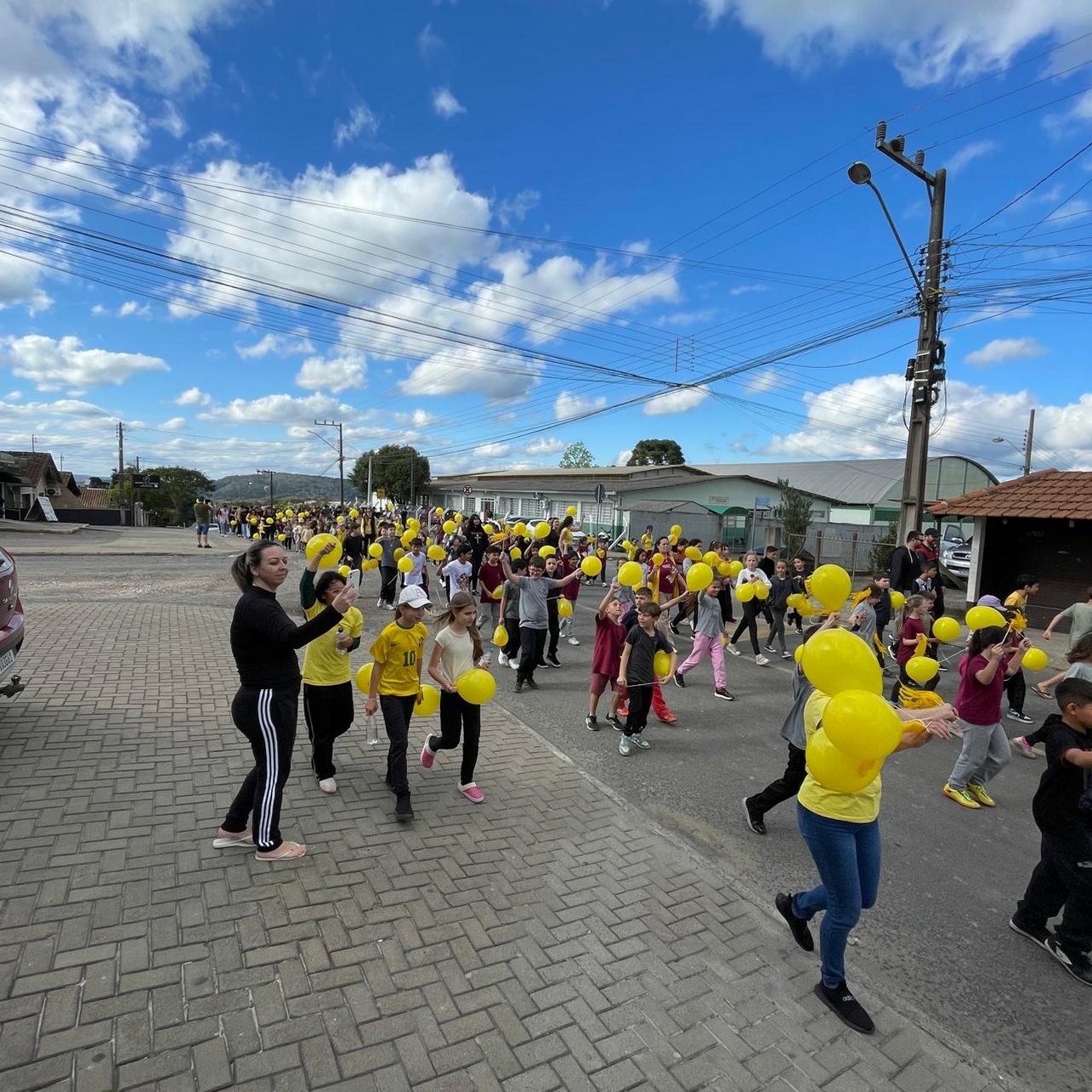 Setembro Amarelo mobiliza comunidade da Vila São Paulo em passeata pela valorização da vida
