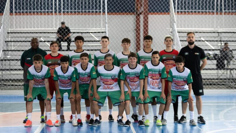 Futsal Masculino Sub 15 vence uma e perde duas em um dos quadrangulares semifinais do Estadual