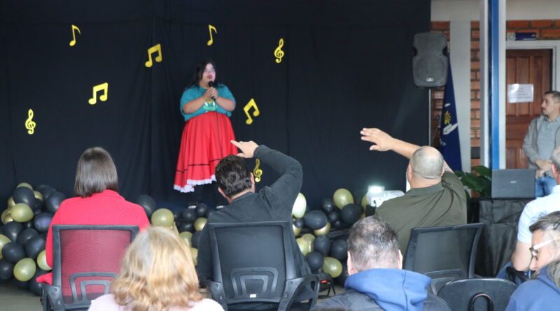 “The Voice” da APAE de Papanduva agita a tarde da última sexta-feira (29), com talento e diversão!