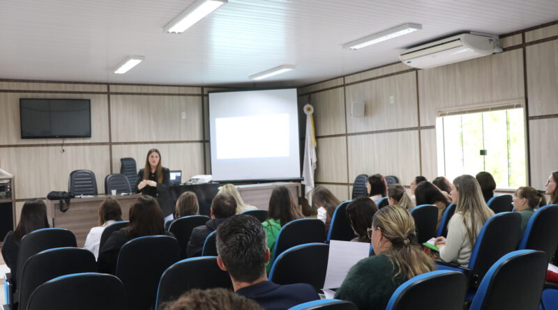 Papanduva sedia reunião da Ampla Norte sobre educação