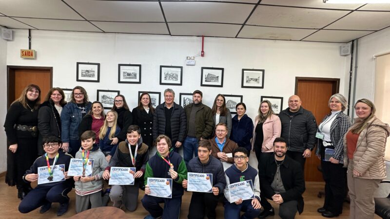 Alunos da Rede Municipal de Ensino são premiados na OBMEP