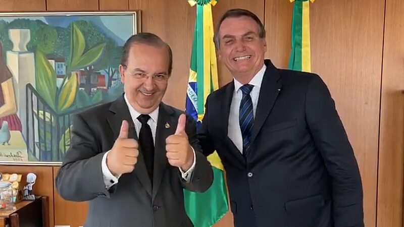 Governador de SC pede autorização para visitar Bolsonaro