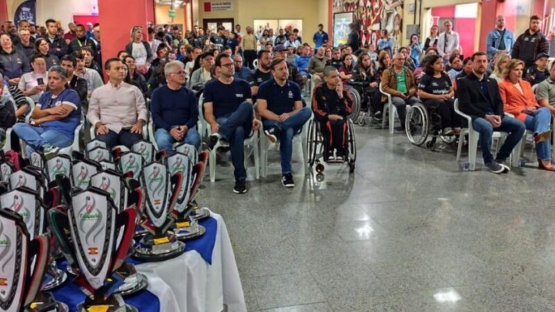 Joinville homenageia a delegação que conquistou o octacampeonato no Parajasc