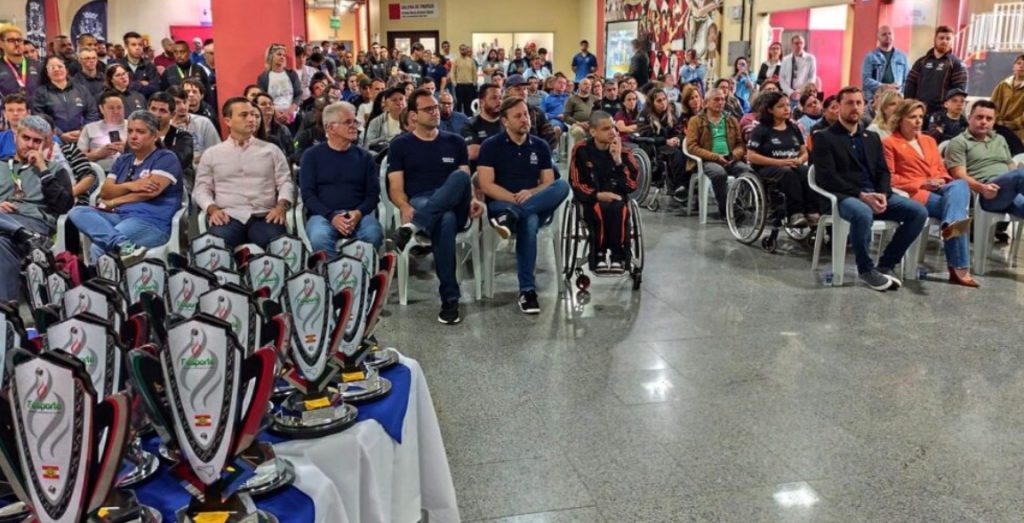 Joinville homenageia a delegação que conquistou o octacampeonato no Parajasc