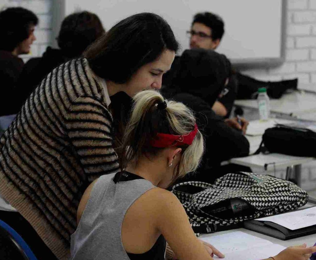 Menos de 40% dos alunos valorizam professor, aponta pesquisa