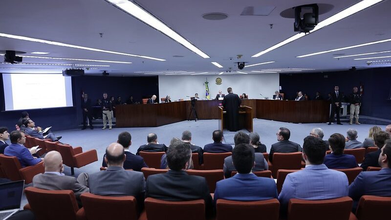 STF retoma nesta terça julgamento de Bolsonaro e mais sete réus