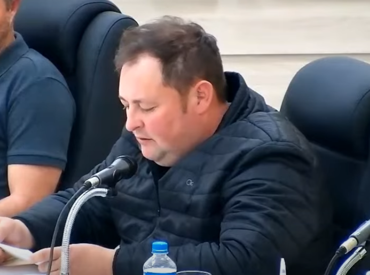 Vereador Israel de Lima cobra transparência sobre uso do aparelho de ultrassom em Santa Terezinha