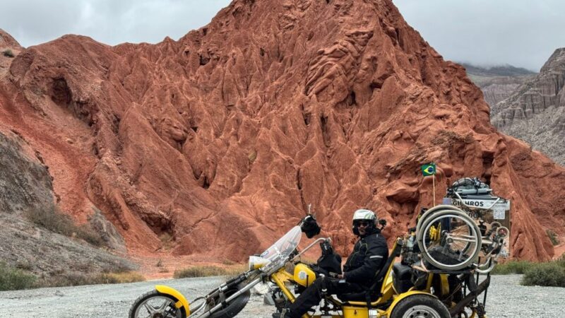 A vida em movimento: cadeirante conhece o mundo viajando em um triciclo
