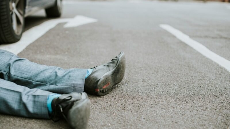 Motorista foge após atropelar e ferir ciclista em Canoinhas