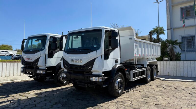 Papanduva recebe duas novas caçambas com investimento do Governo do Estado e contrapartida municipal