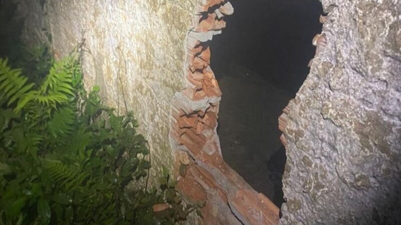 Trio é preso após fazer buraco em muro para furtar empresa em SC