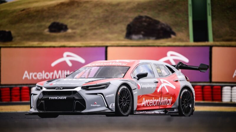 Piloto de testes da Stock Car vem a São Bento do Sul a convite da ArcelorMittal