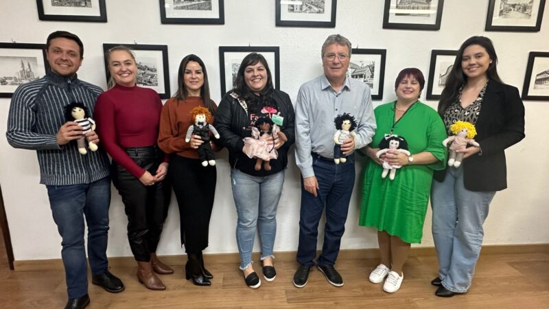 Prefeitura de São Bento do Sul homenageia equipe do Programa Família Acolhedora