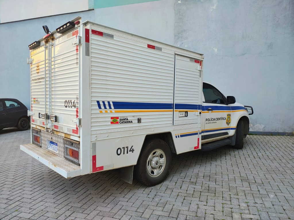 Mulher é encontrada morta na Praia do Ervino