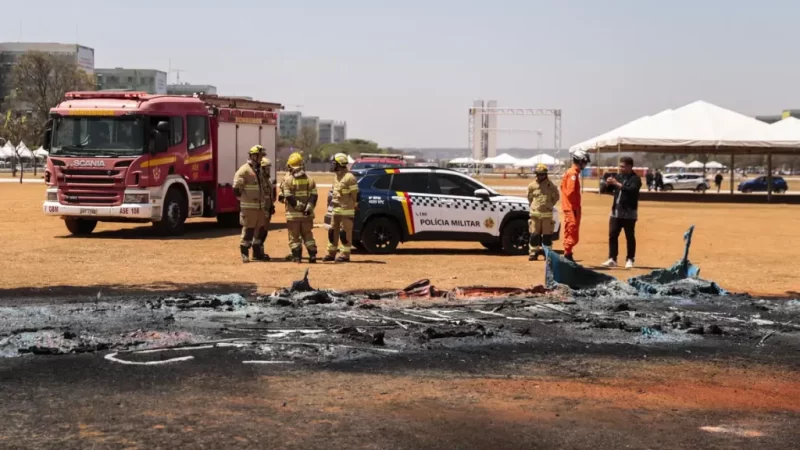 Polícia prende suspeito de incendiar banheiros químicos na Esplanada dos Ministérios