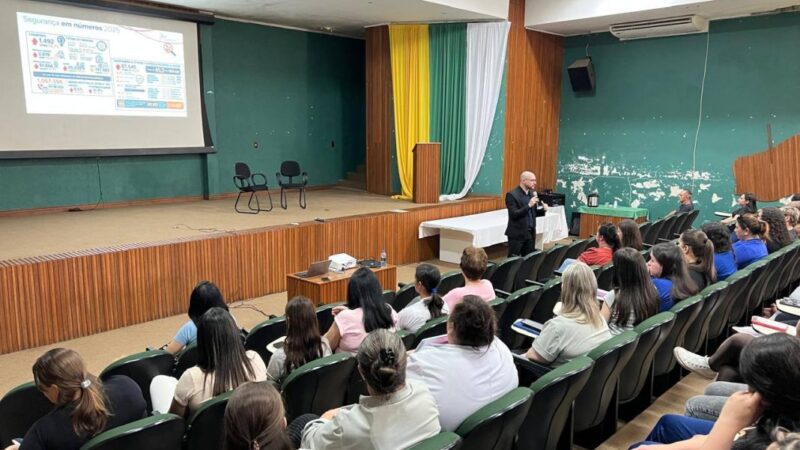 Profissionais da Rede de Atendimento à Criança e ao Adolescente participam de capacitação em Três Barras