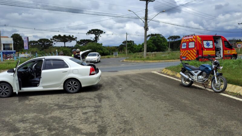 Acidente entre carro e motocicleta mobiliza Bombeiros na BR-280 em Mafra