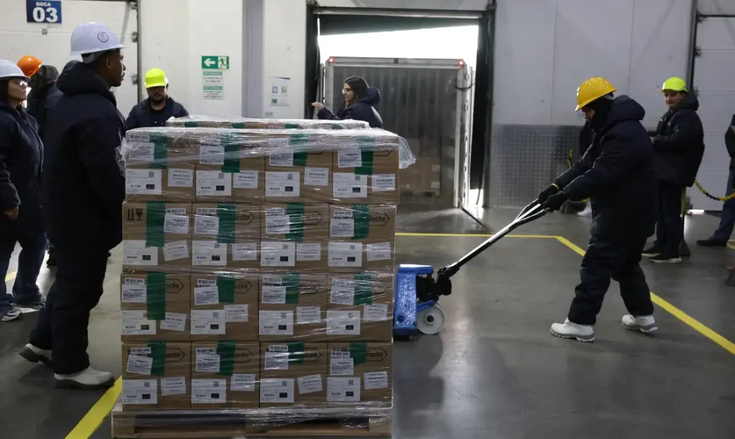 Brasil recebe lote de medicamento para tratar câncer de mama no SUS