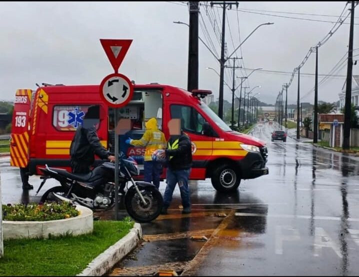 Jovem de 18 anos fica ferido em queda de motocicleta em Porto União