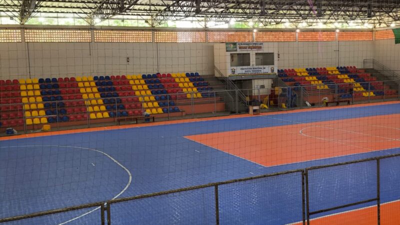 Santa Terezinha ainda celebra sucesso do piso modular do ginásio Osmar Capistrano, conquista do ex-vereador Batuta, um ano após sua inauguração