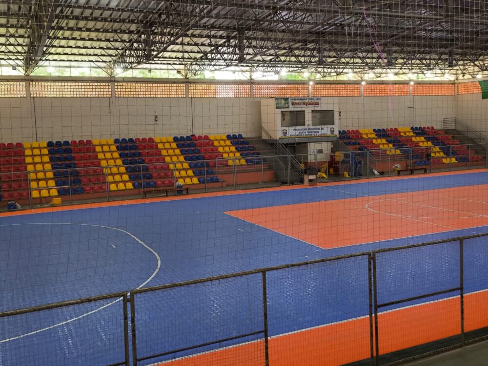 Santa Terezinha ainda celebra sucesso do piso modular do ginásio Osmar Capistrano, conquista do ex-vereador Batuta, um ano após sua inauguração