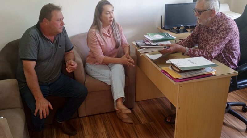 Vereador Evaldo Bauer e prefeita Valquíria visitam Colônia Ruthes para definir área do novo espaço de eventos