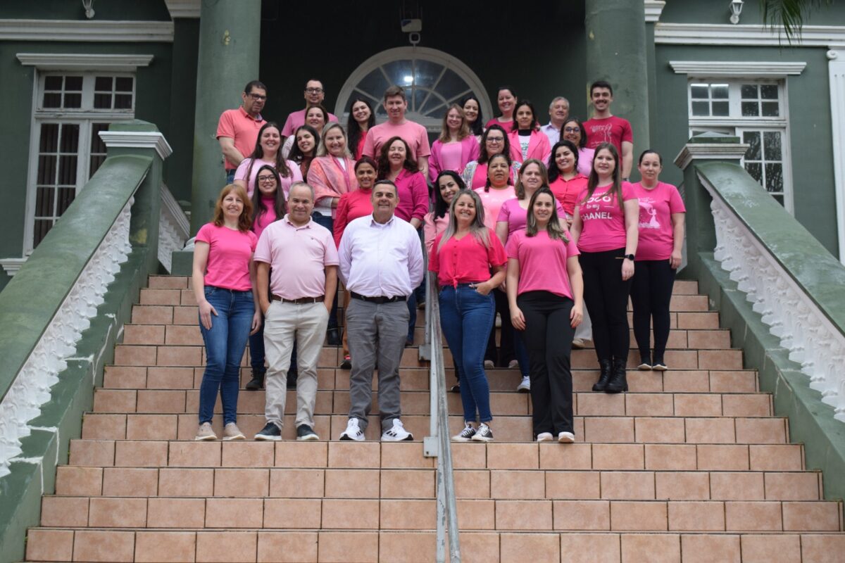 Prefeitura de Campo Alegre Veste Rosa Em Apoio Ao Outubro Rosa