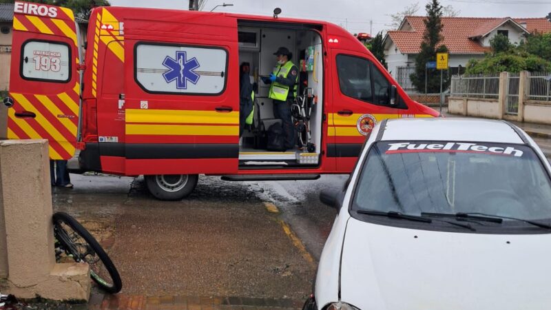 Adolescente fica ferido em acidente entre bicicleta e carro em São Bento do Sul