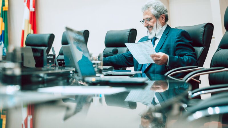 Padre Pedro entrega cerca de R$ 1 milhão em equipamentos agrícolas para 16 municípios de SC