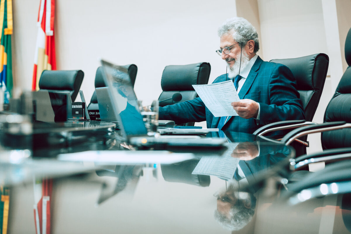 Padre Pedro entrega cerca de R$ 1 milhão em equipamentos agrícolas para 16 municípios de SC