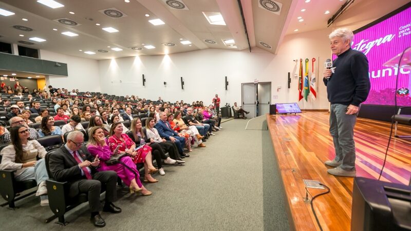 Na Alesc, Caco Barcellos traz reflexões sobre a forma como a violência é tratada no Brasil