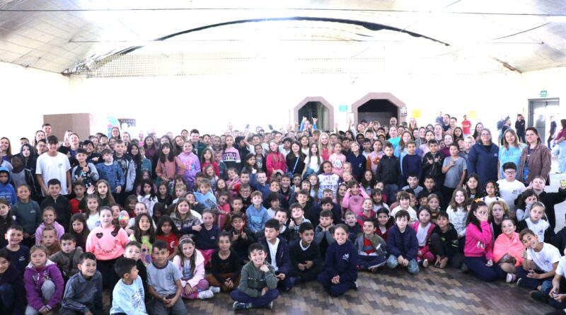 Outubro Mágico em Papanduva: Celebrando o Mês das Crianças e a Semana Literária