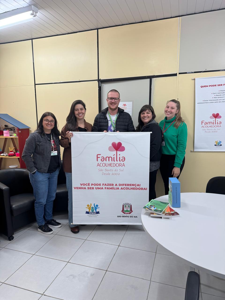 Representantes da Prefeitura de Mafra visitam Serviço de Família Acolhedora em São Bento do Sul para conhecer modelo de atendimento