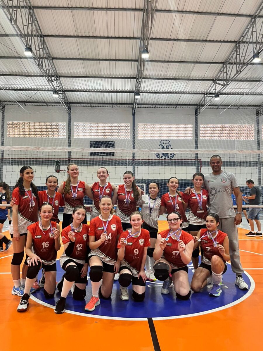 Voleibol Feminino da FMD brilha com cinco vitórias no fim de semana