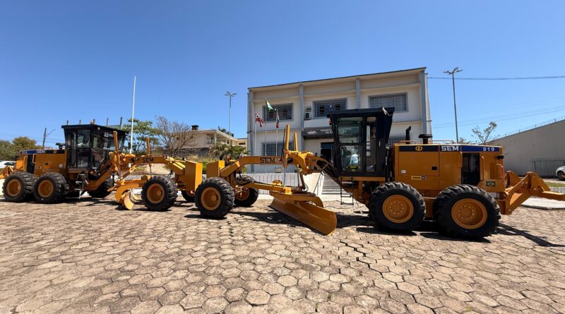 Papanduva recebe duas novas motoniveladoras para fortalecer a infraestrutura do município