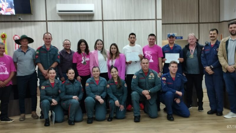 Câmara de Papanduva presta homenagens e aprova novos projetos em sessão marcada por emoção e produtividade