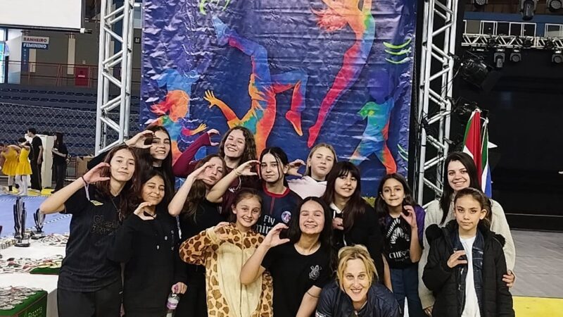 Grupo de Dança Renascer Encanta no Festival Escolar Dança Catarina em Lages