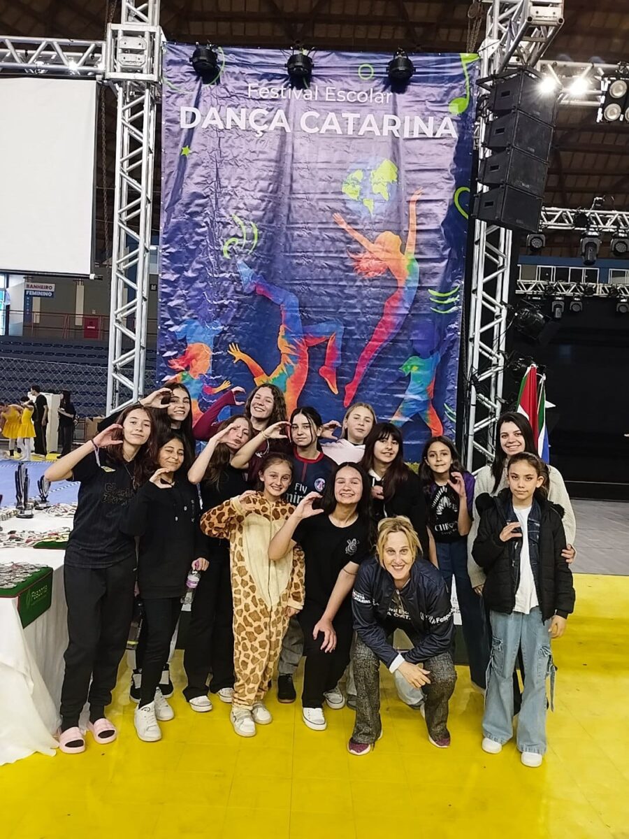 Grupo de Dança Renascer Encanta no Festival Escolar Dança Catarina em Lages