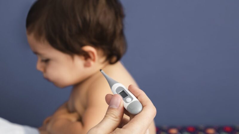 Médicos definem nova temperatura para considerar febre em crianças