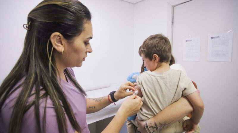 Santa Catarina aplicou mais de 191 mil doses em três semanas da campanha e segue reforçando a vacinação