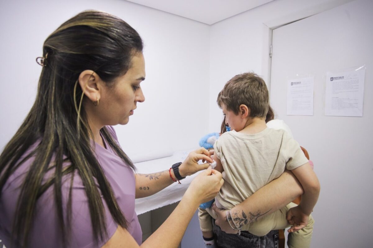 Santa Catarina aplicou mais de 191 mil doses em três semanas da campanha e segue reforçando a vacinação