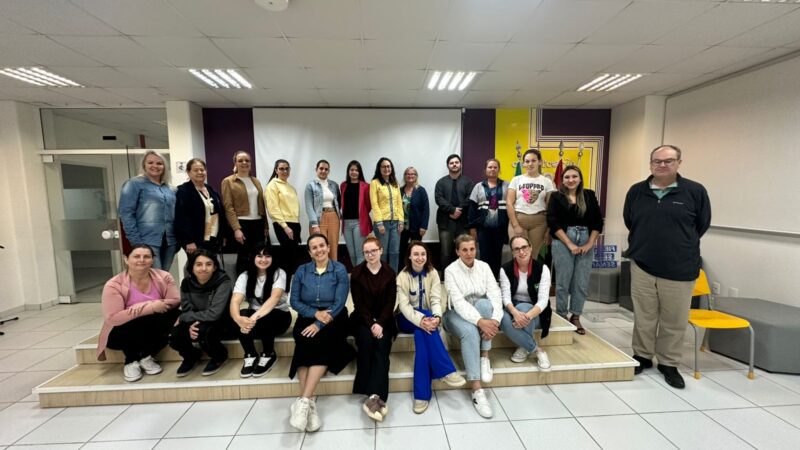 Encerrados cursos de Costura Industrial e Práticas Culinárias com alunas prontas para o mercado de trabalho