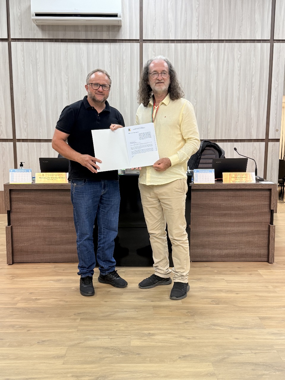 CÂMARA DEBATE DIREITO DE ESCOLHA NO PARTO E COBRA MELHORIAS NA SAÚDE E INFRAESTRUTURA