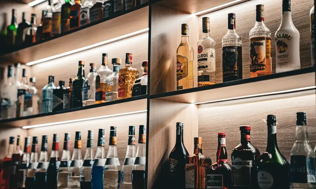 Lei aumenta pena para quem oferecer bebida alcoólica a menores de idade