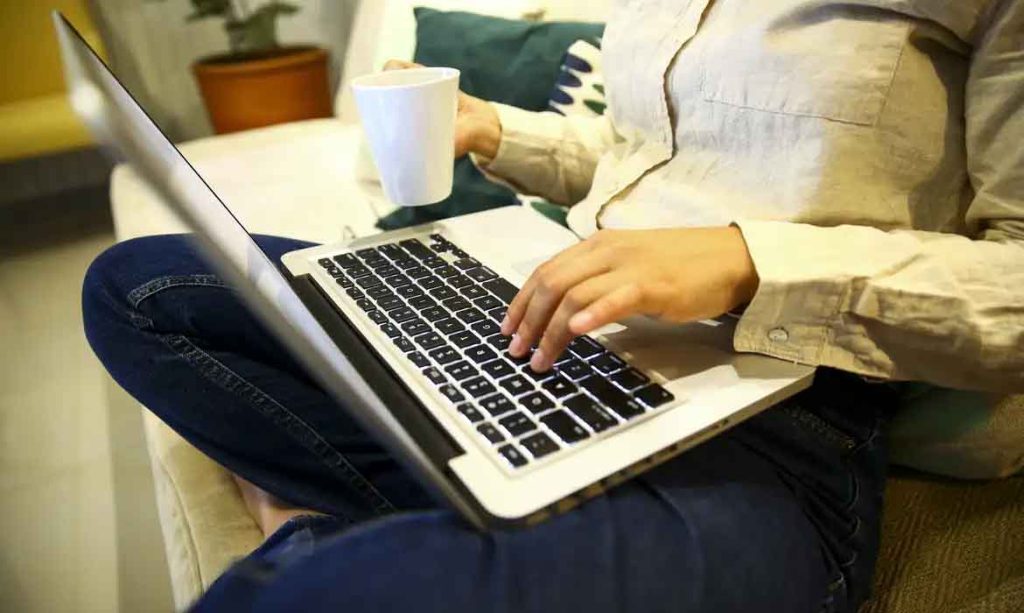 83% dos brasileiros já sofreram golpe ao reservar uma viagem de férias, aponta levantamento