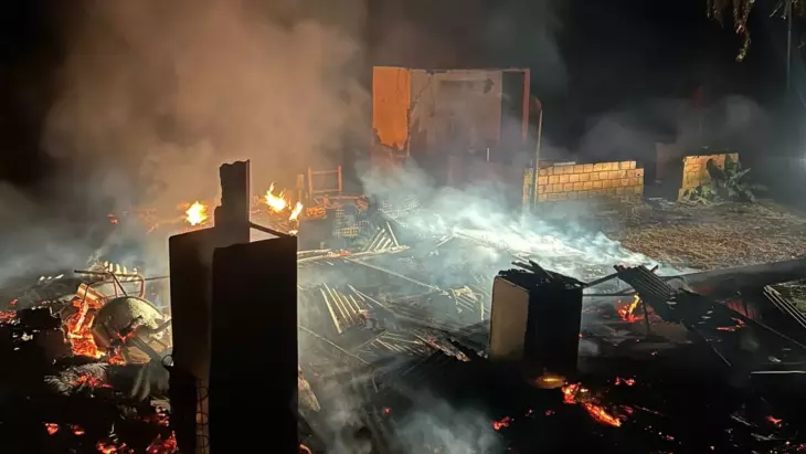 Jovem morre carbonizado durante incêndio na própria residência em SC
